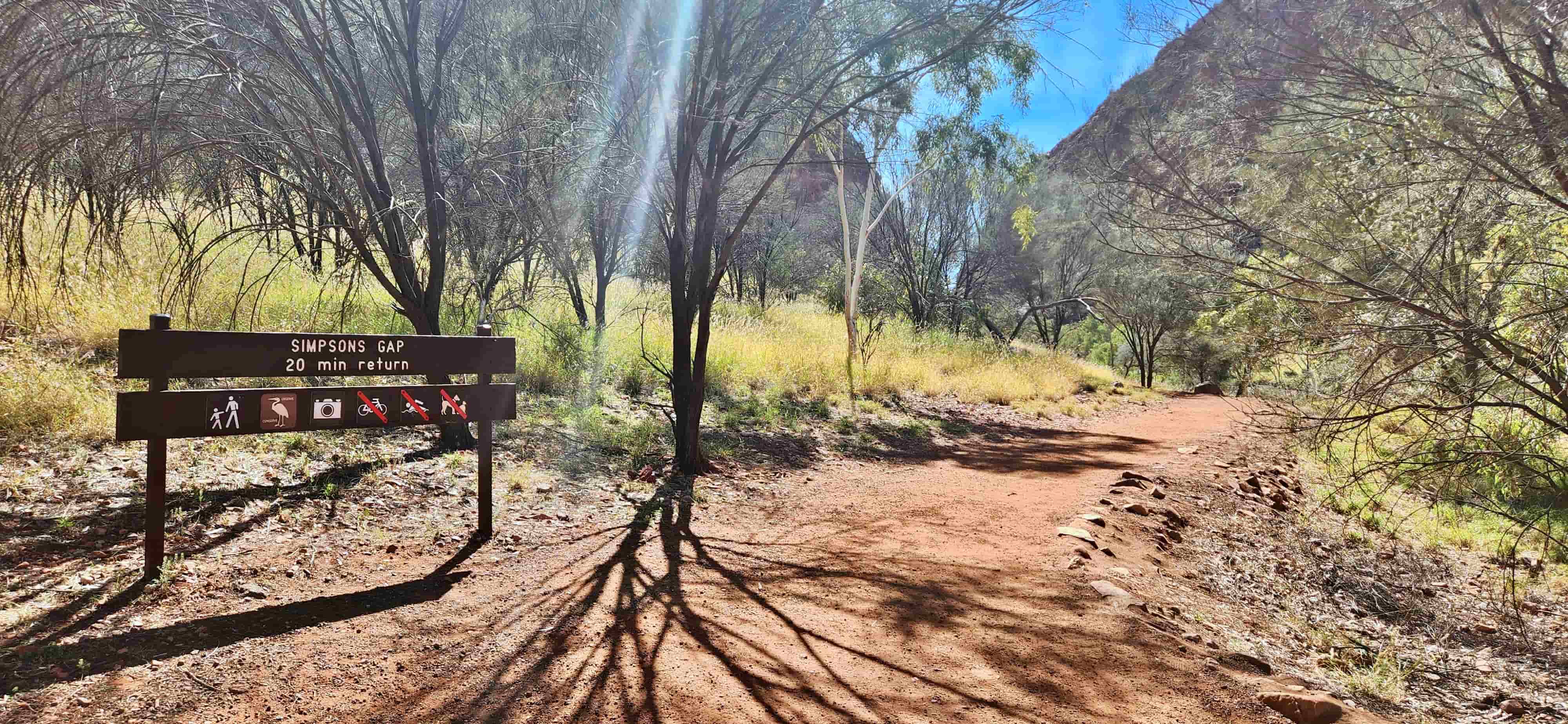 Simpsons Gap Trailhead