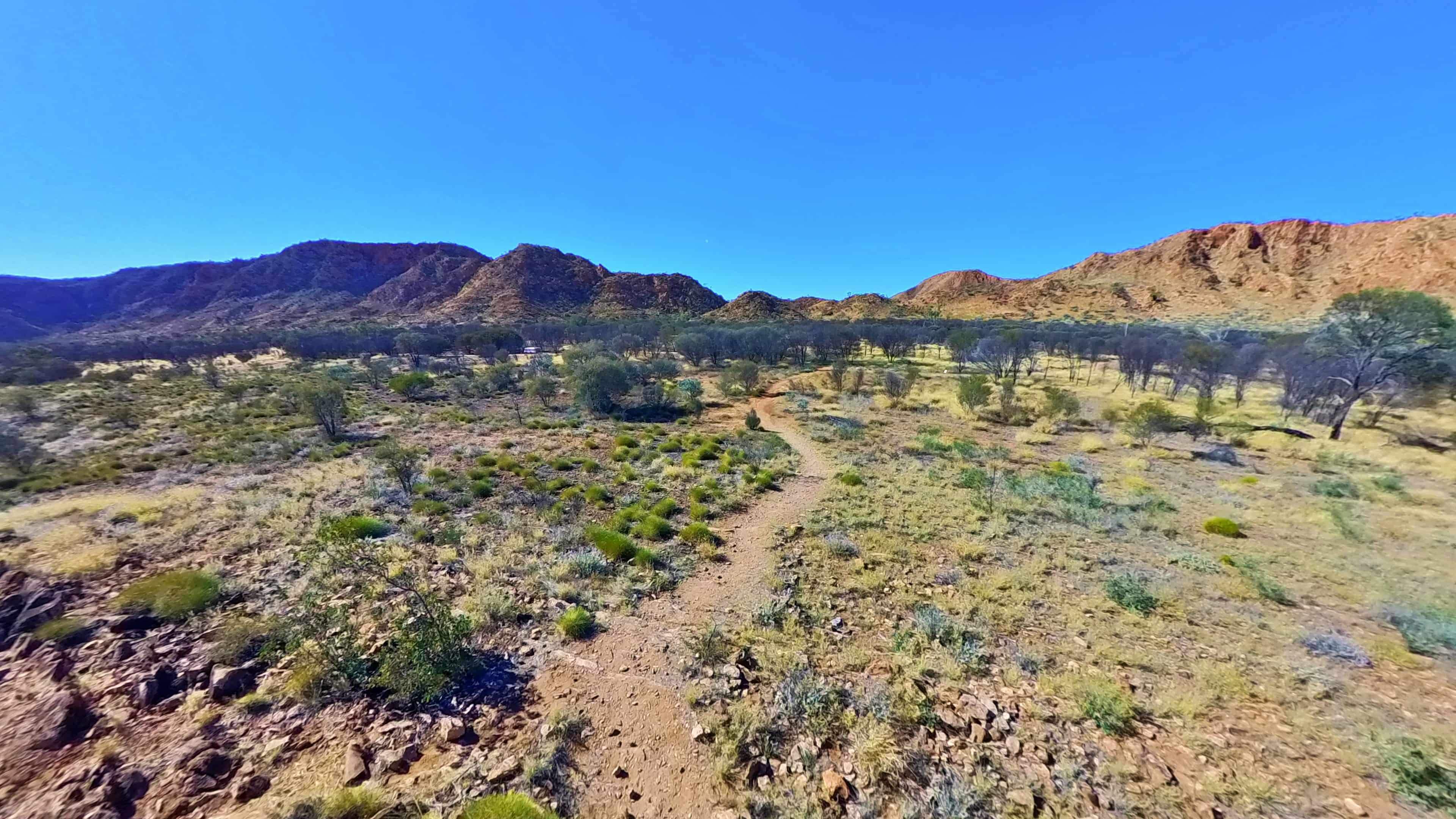 Tnorala Gosse Bluff Walking Trail