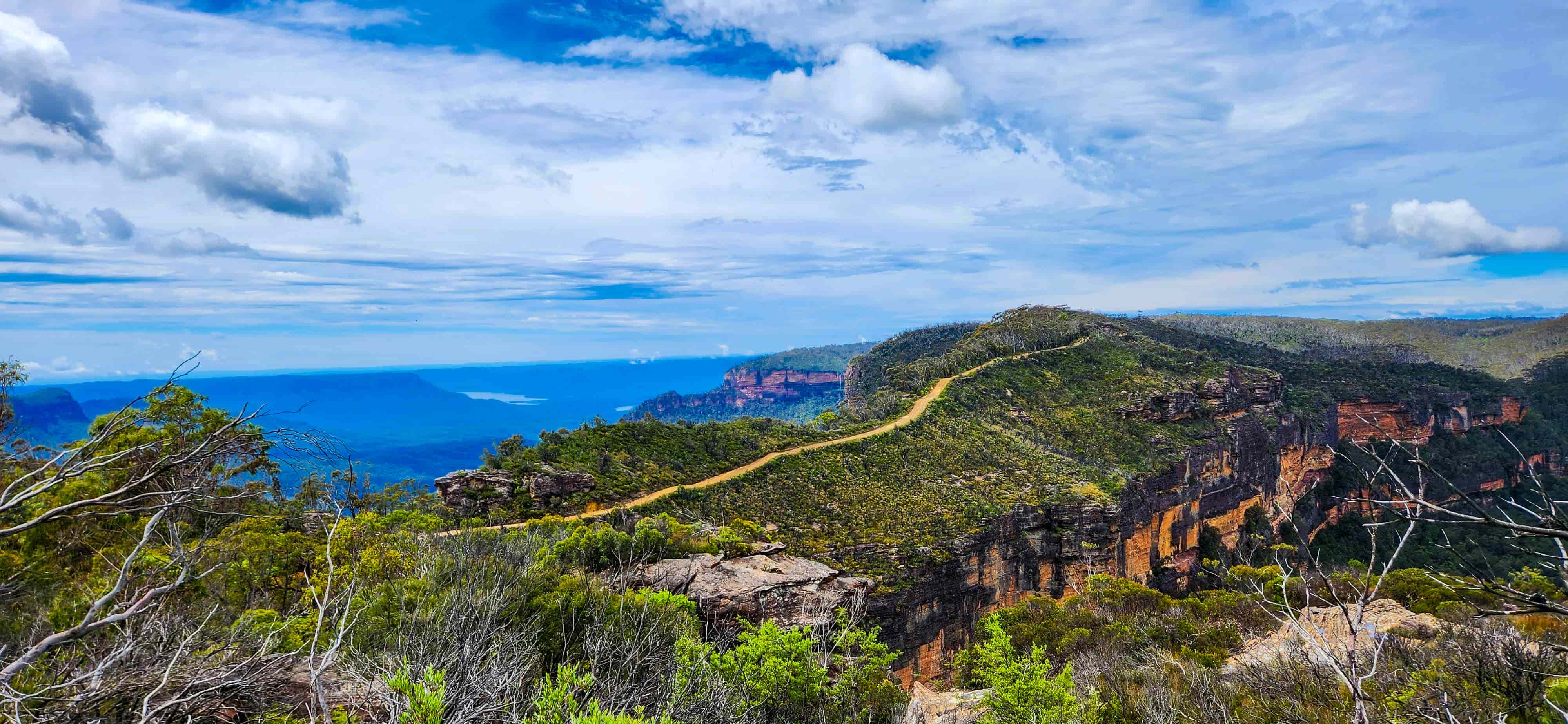 Higher elevations along the Narrow Neck Trail revealing awe-inspiring views of the valleys on either side