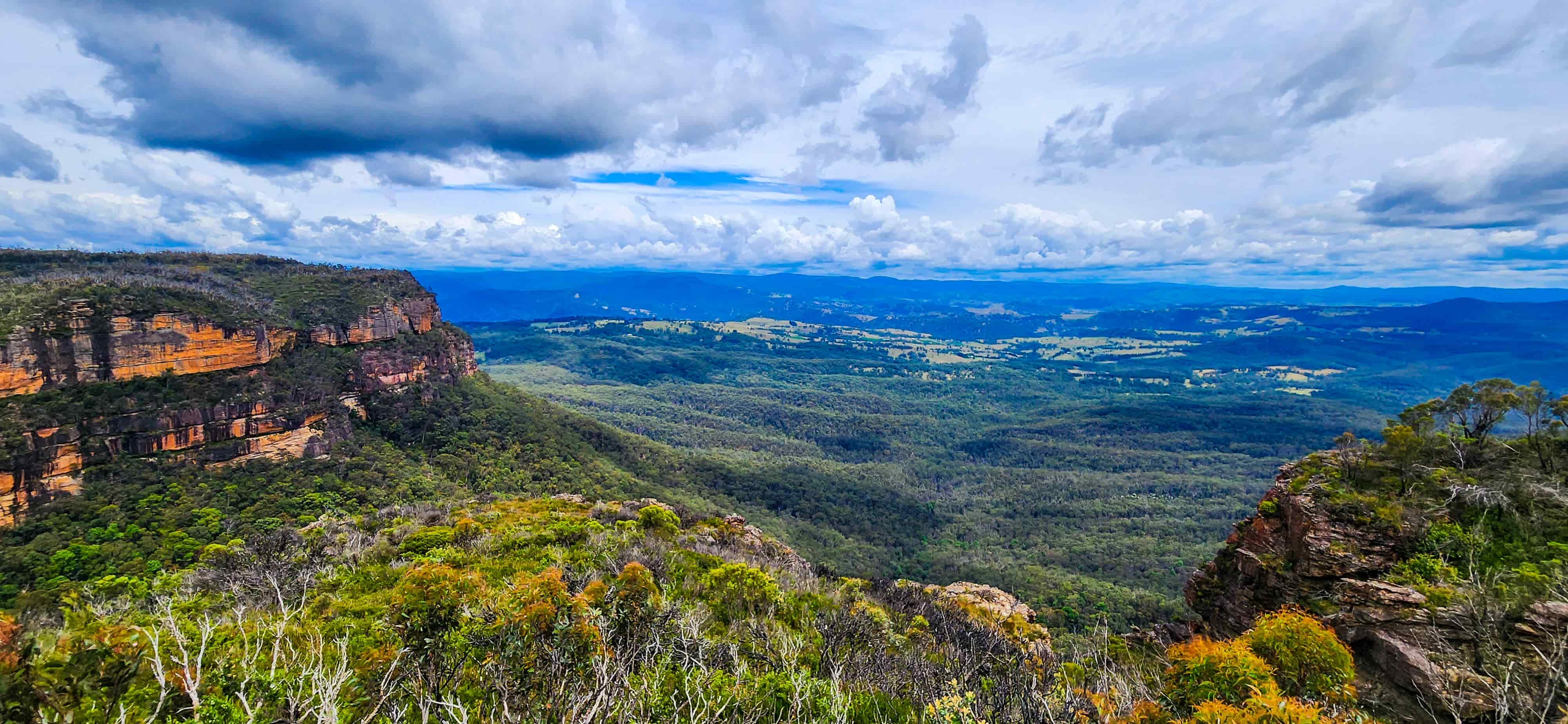 Exposed ridgelines along Narrow Neck Trail