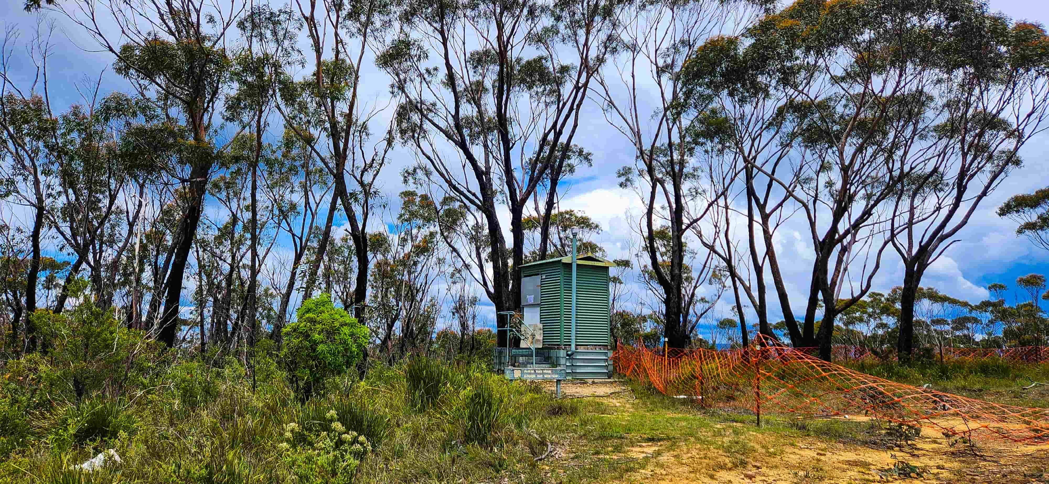 Narrow Neck Trail Toilet Block