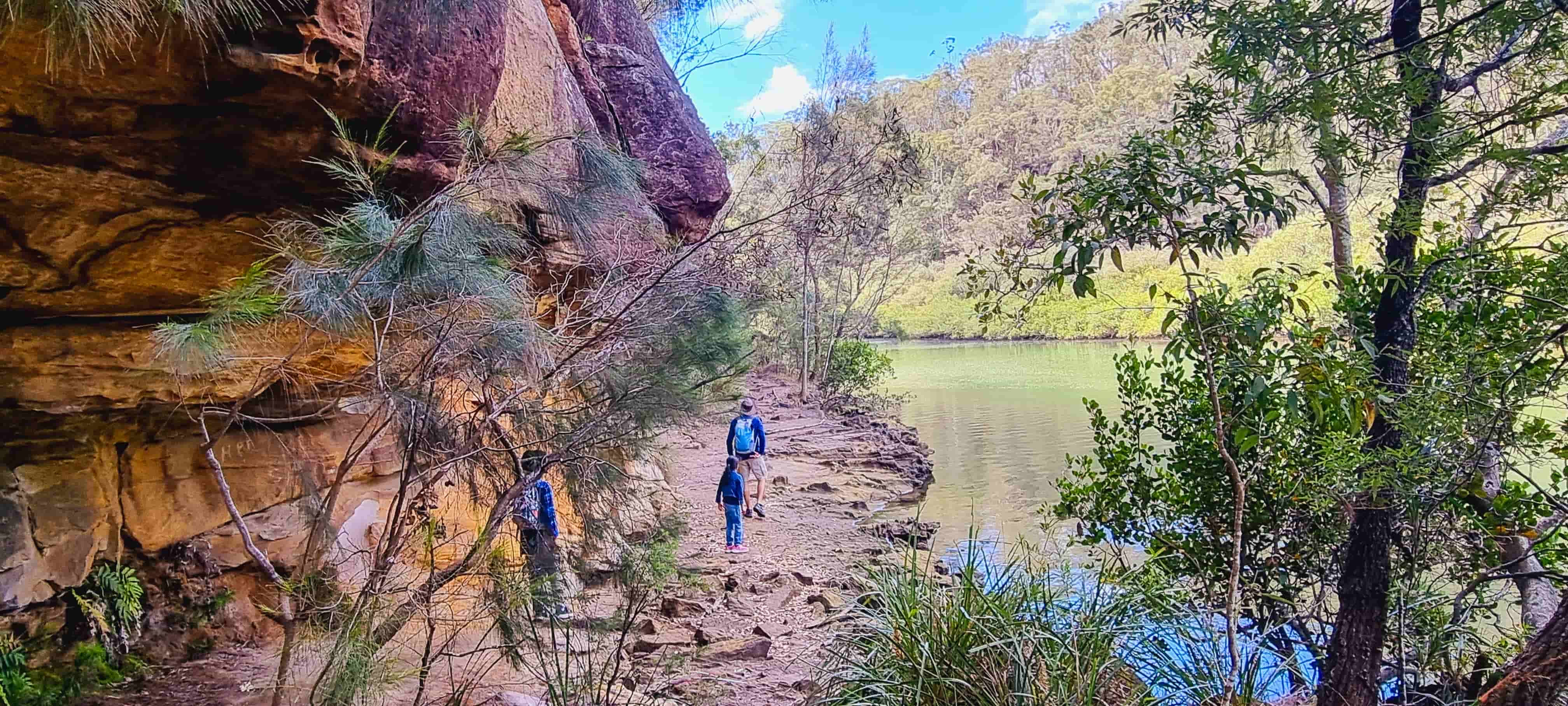 Picnic Spot in Sphinx Memorial to Bobbin Head Walk