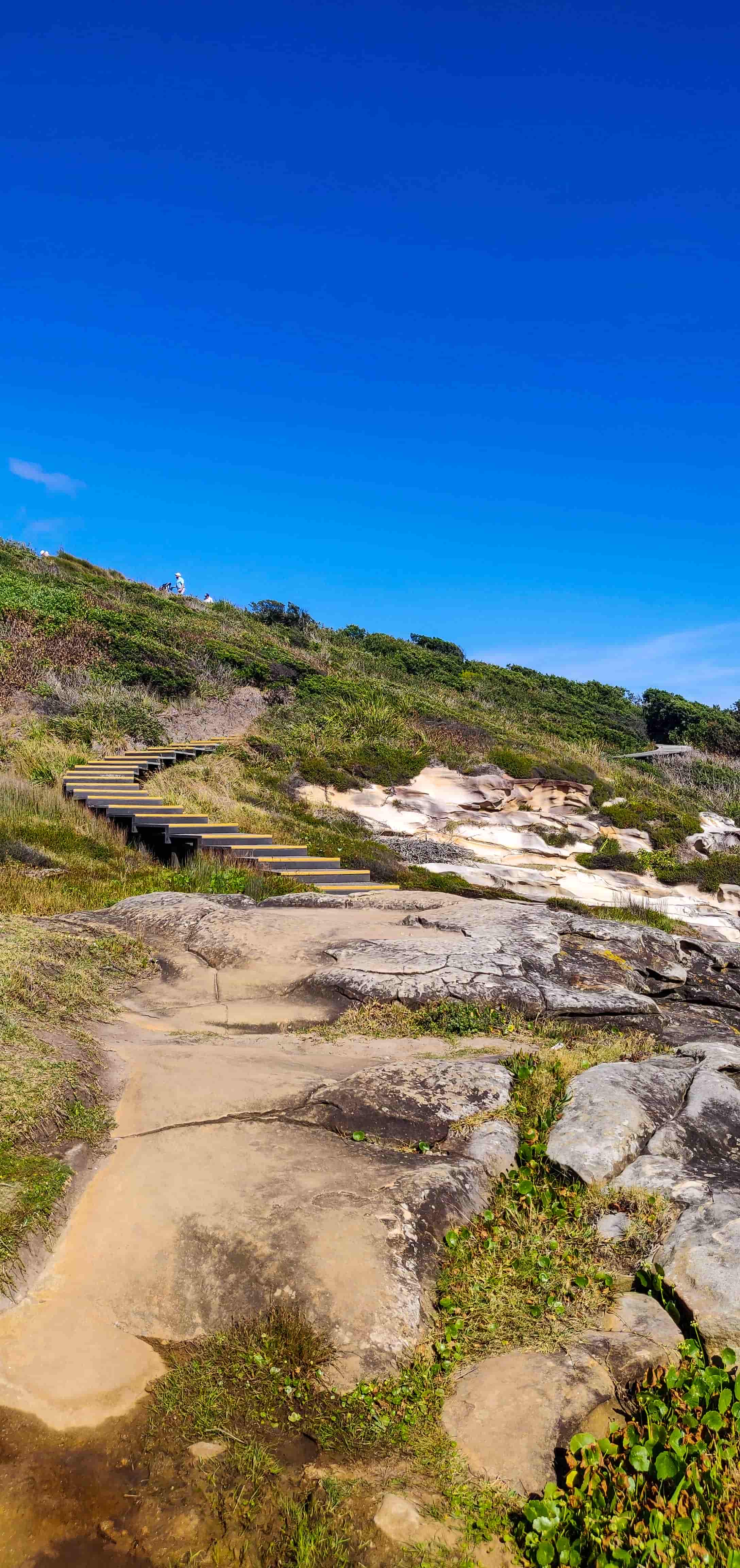 Rocky path after Cruwee Cove Beach